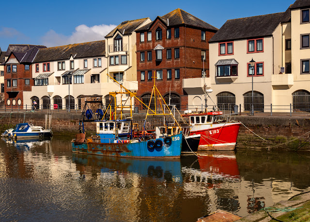 Photo of more fishing boats in the harbour