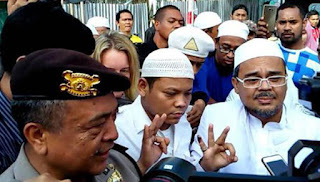 Polda Metro Mengancam Jemput Paksa Rizieq dan Firza