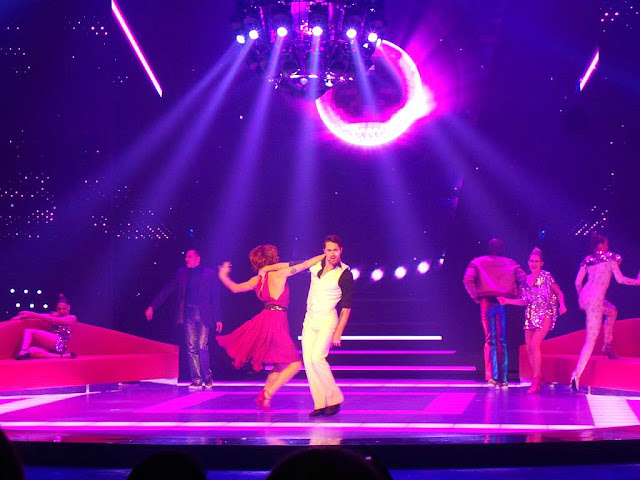 Saturday Night Fever la fièvre du samedi soir spectacle comédie musicale Palais des sports Paris Fauve Hautot Nicolas Archambault