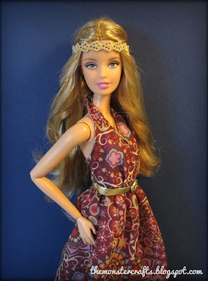 http://themonstercrafts.blogspot.com/2016/10/doll-review-barbie-look-music-festival.html