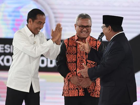 Jokowi Lindungi Prabowo  