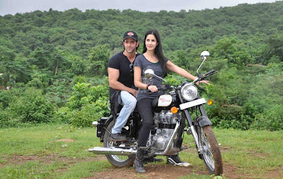 katrina hrithik bike pics