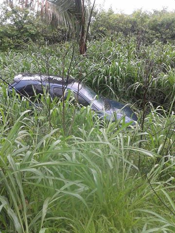 VEÍCULO É ENCONTRADO ABANDONADO NA ZONA RURAL DE UBAJARA