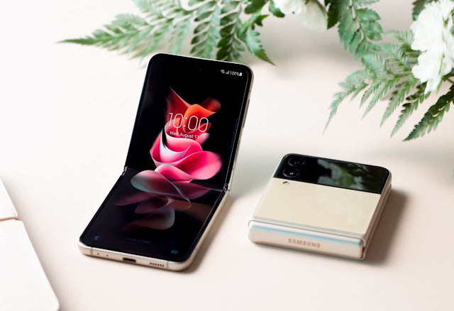 ينضم Galaxy Z Flip 3 إلى قائمة هواتف سامسونج التي تلقت تحديث Android 13