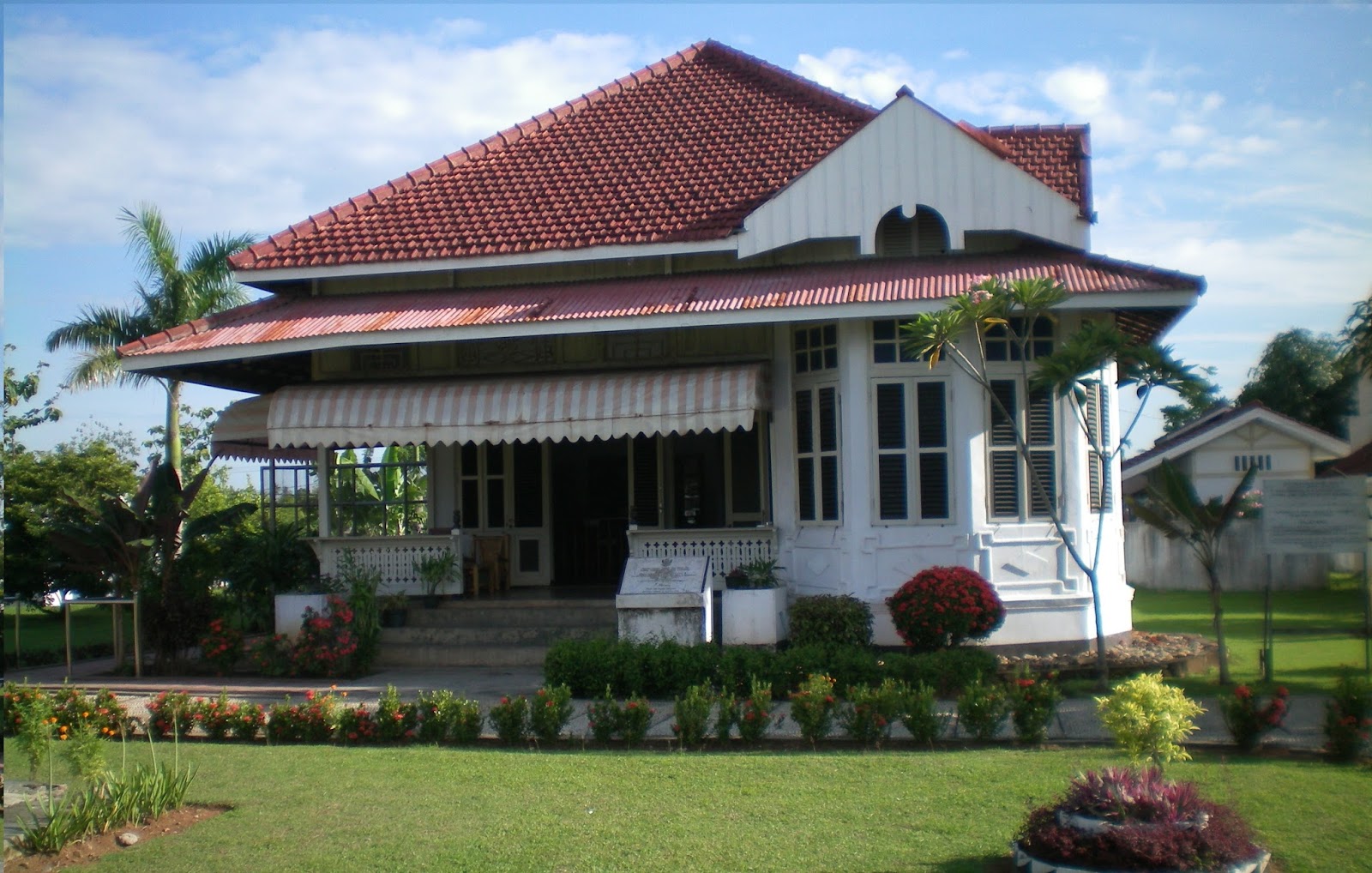Gambar Desain Rumah Zaman Kolonial Belanda Colonial Houses Indonesia