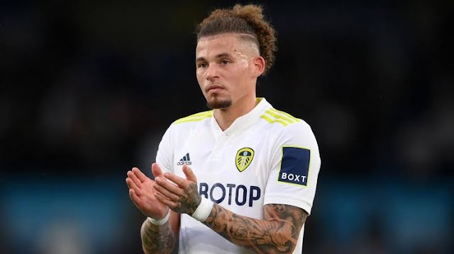 Leeds Star Kalvin Philips set to reject Manchester United move over loyalty to club