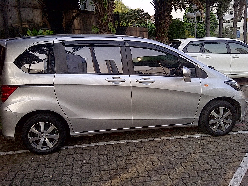 DIJUAL HONDA FREED 2011 JAKARTA LAPAK MOBIL DAN MOTOR BEKAS