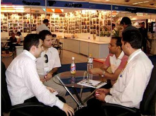  Participants discussing at Analytica 2008