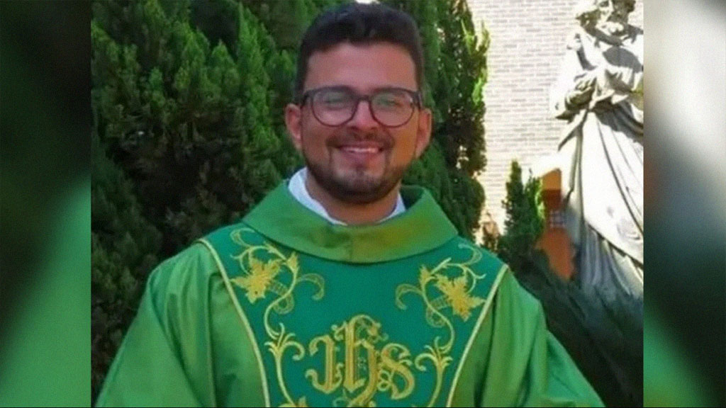 Padre que atropelou suspeito de furtar igreja está 'consternado e arrependido', diz diocese
