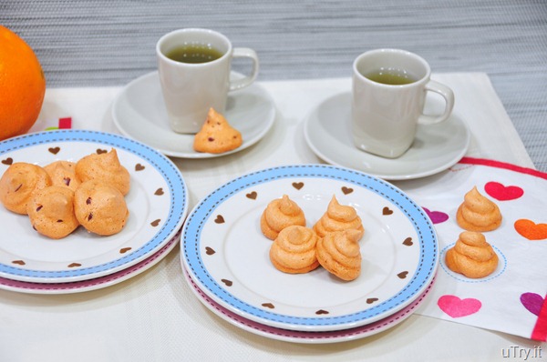 Orange-Chocolate Meringue Kisses 