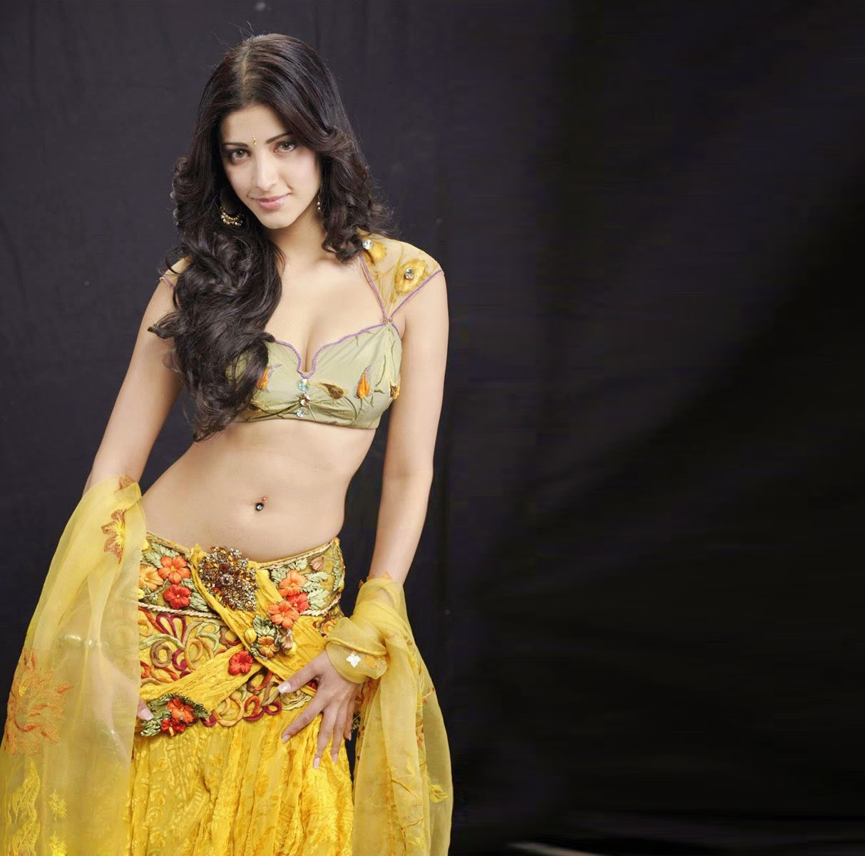 Shruti Hassan HD Wallpaper