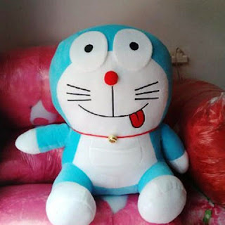 Boneka doraemon jumbo warna biru