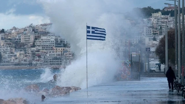 Τα νησιά του Ιονίου και την Δυτική Πελοπόννησο πλήττει ο Μεσογειακός κυκλώνας «Ιανός»