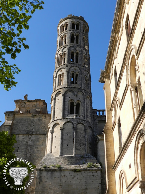 UZES (30) - Tour fenestrelle (XIIe siècle)