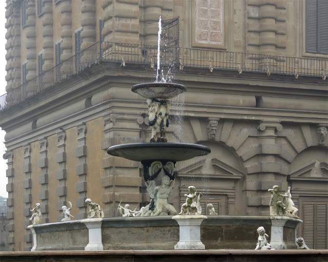 Fontana del Carciofo, Fountain of the Artichoke by Francesco Susini, Palazzo Pitti, Florence