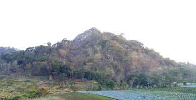 LEGENDA GUNUNG GAMPING