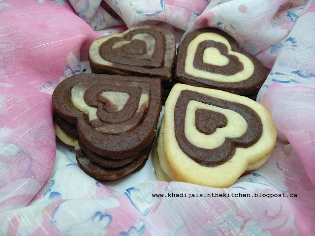 Biscuits marbrés forme cœur heart-shaped marbled cookies galletas marmoladas forma corazón بسكويت رخامي