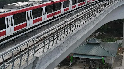 LRT Jabodebek Tetap Layani Masyarakat Selama Libur Lebaran