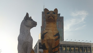 Bertemu 1 dari 9 Patung Kucing di Kota Kuching 