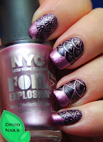 http://druidnails.blogspot.nl/2013/11/33dc2013-day-27-mani-featuring-3.html