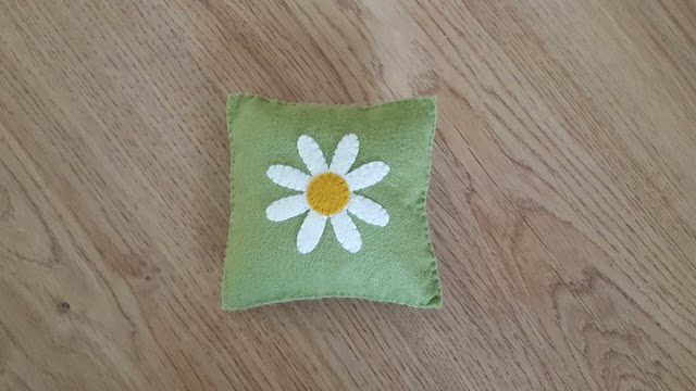 DIY Felt Flower Pincushion