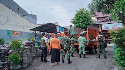 Gotong Royong Bahu membahu 3 Pilar dan Staf Kelurahan Terjalin Erat dan Kuat.