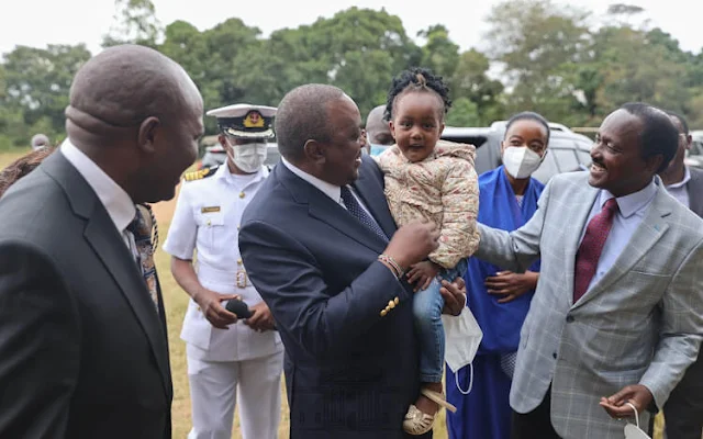 President Uhuru Kenyatta arrives in Kitui  photo