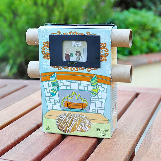 Membuat DIY CardBoard TV Paddle Pop