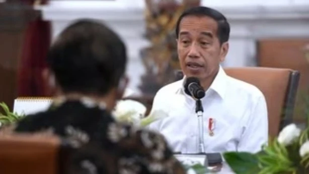 Marah Dapat Keluhan Investor soal Visa dan Kitas, Jokowi: Kalau Perlu Ganti Dirjen Imigrasi!
