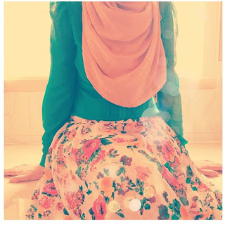 Hijab Fashion Style dengan Motif Bunga