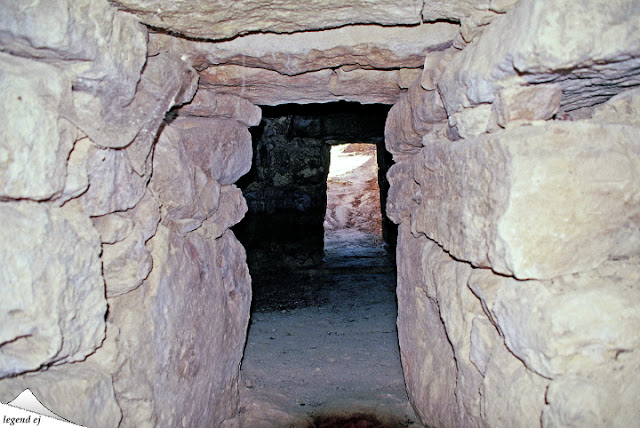 ミノア文明・アクラディア遺跡・トロス式墳墓 Mycenaean Tholos Tomb, Achladia／©legend ej