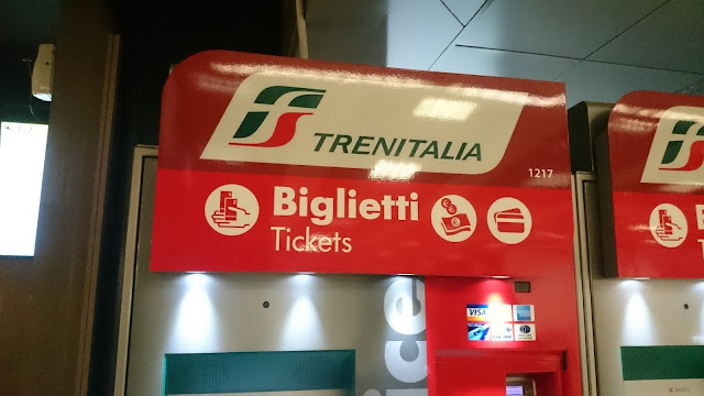 Trenitalia Biglietti ticketing booth