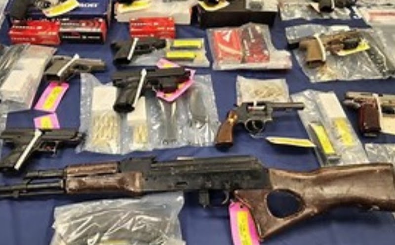 Acusan 21 pandilleros por tráfico de fentanilo, muertes por sobredosis y armas en Long Island