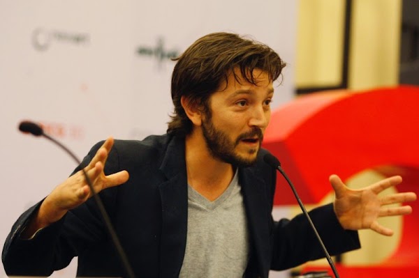 A Diego Luna le avergüenza la hipocresía del gobierno mexicano.