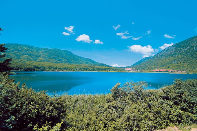 Η «άγνωστη» λίμνη Ζαραβίνα στο Πωγώνι Ιωαννίνων