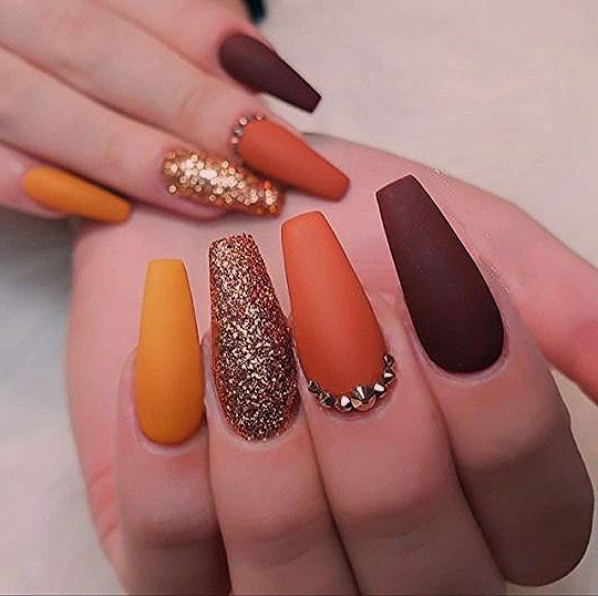 Fantastic Glitter Nail Designs 