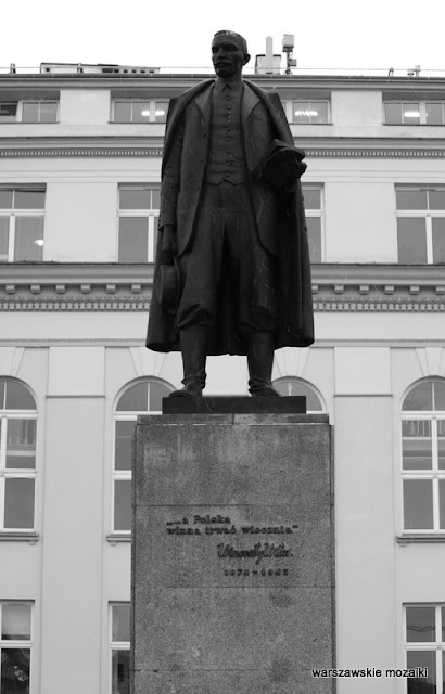 Warszawa Warsaw Śródmieście pomnik plac Trzech Krzyży Marian Konieczny