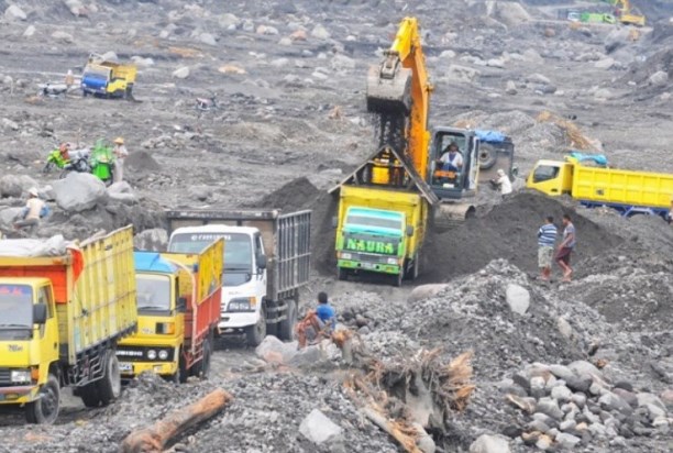 Truk Pasir Merapi3