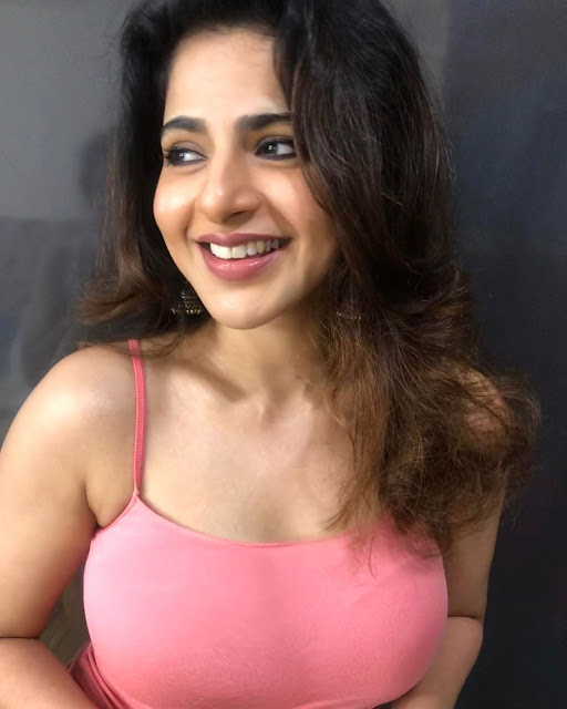 Iswarya Menon Flaunts Her Curves,Iswarya Menon photos, Iswarya Menon hot pics,Iswarya Menon hot latest,Iswarya Menon gallery,Iswarya Menon pics,Iswarya Menon latest hot pics,Iswarya Menon hot photos