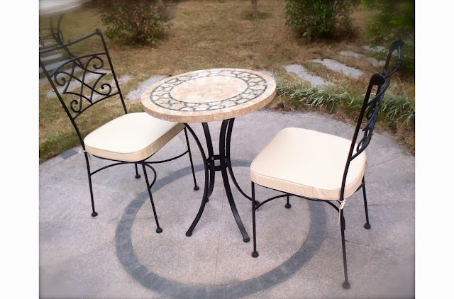 http://www.livingroc.com/tables-en-mosaique-de-marbre/201-table-ronde-mosaique-marbre-indien-vert-india.html