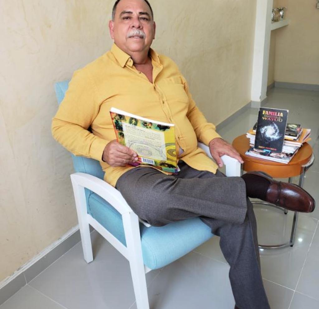 https://www.notasrosas.com/Edén Iván Vizcaino Escobar: un escritor que es profeta en su tierra