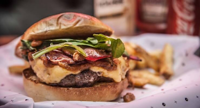 Hamburguesa de La Despensa de Rafael en Bogotá