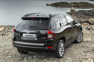 2014 Jeep Compass with New 6-Speed Auto Heads