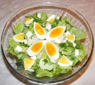 salata verde cu oua, salata verde retete, salata verde preparare, salata verde reteta simpla, salata cu oua, salate, salata verde cu ou, retete, retete culinare, diete, cure, regim, salata, salata verde,