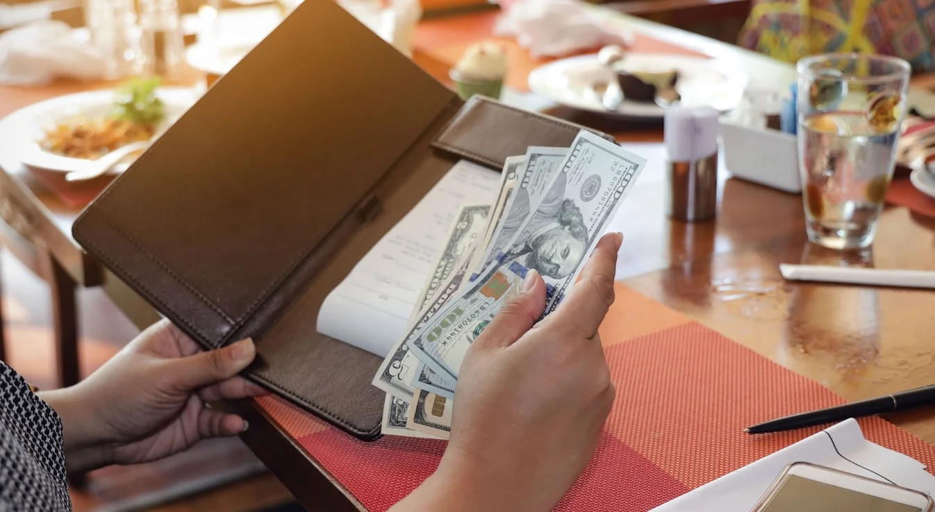 How to Save Money at Restaurants