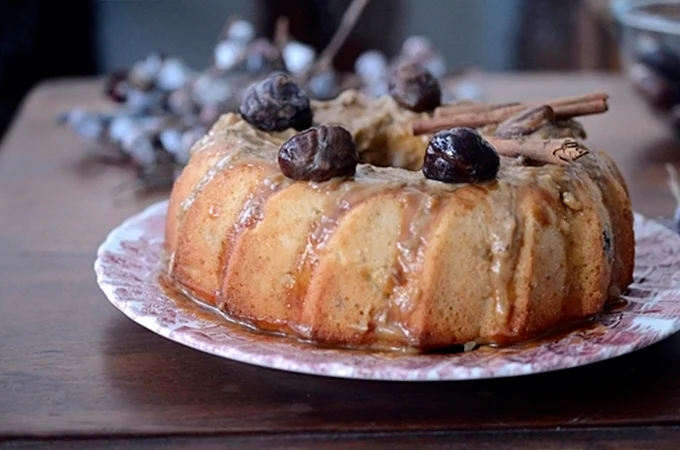 Bundt cake de pera con toffee de castaña