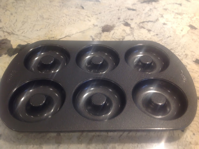 baking pan for doughnuts