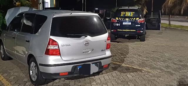 Dupla é flagrada com pertences furtados durante fuga na Dutra, em Barra Mansa