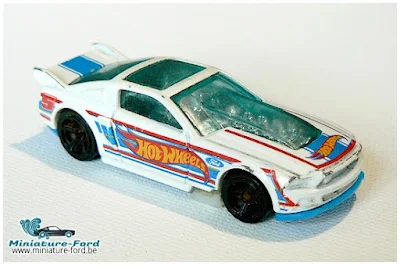 Hot Wheels, 13 Ford Mustang GT, blanche