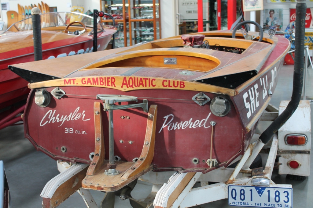 AUSSIE SKIBOATS: C.A.W.P.B.A DISPLAY, SHEPPARTON MOTOR MUSEUM